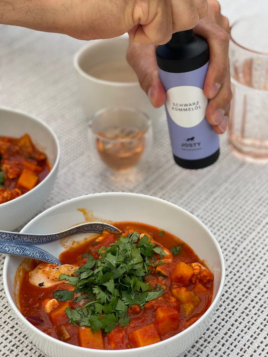 Shakshuka mit Josty Schwarzkümmelöl