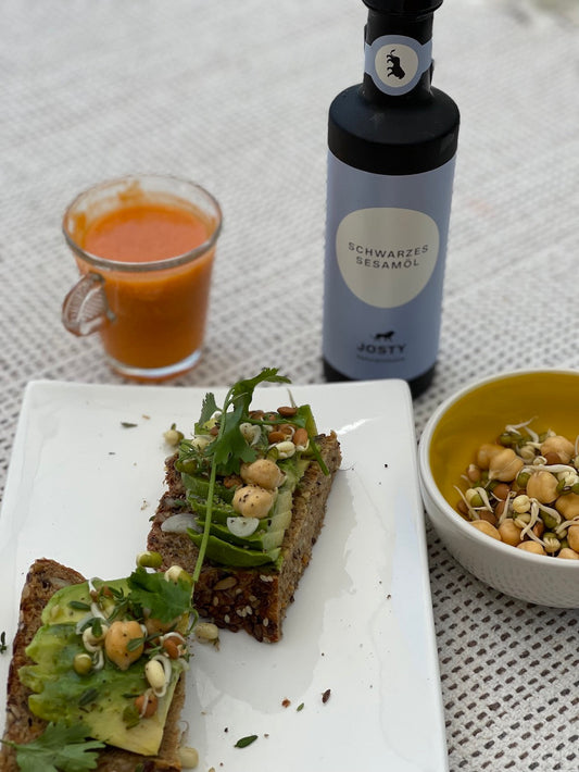 Proteinbrot mit Josty Schwarzkümmelöl