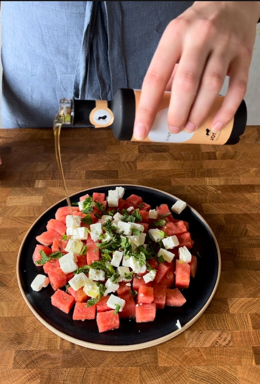 Sommerliche Wassermelonen-Salat mit Josty Leindotteröl